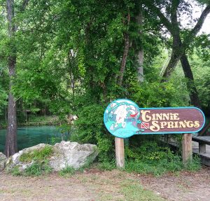 2015-04.GinnieSprings.welcomesign.w