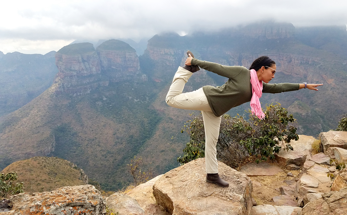 SouthAfrica.BlyderCanyon.yoga.102129w